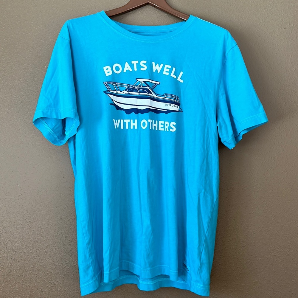 Mens Life is Good ‘Boats well with Others’ tee; size large